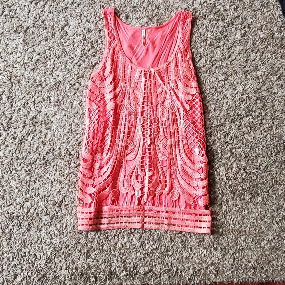 Boutique geometric tank